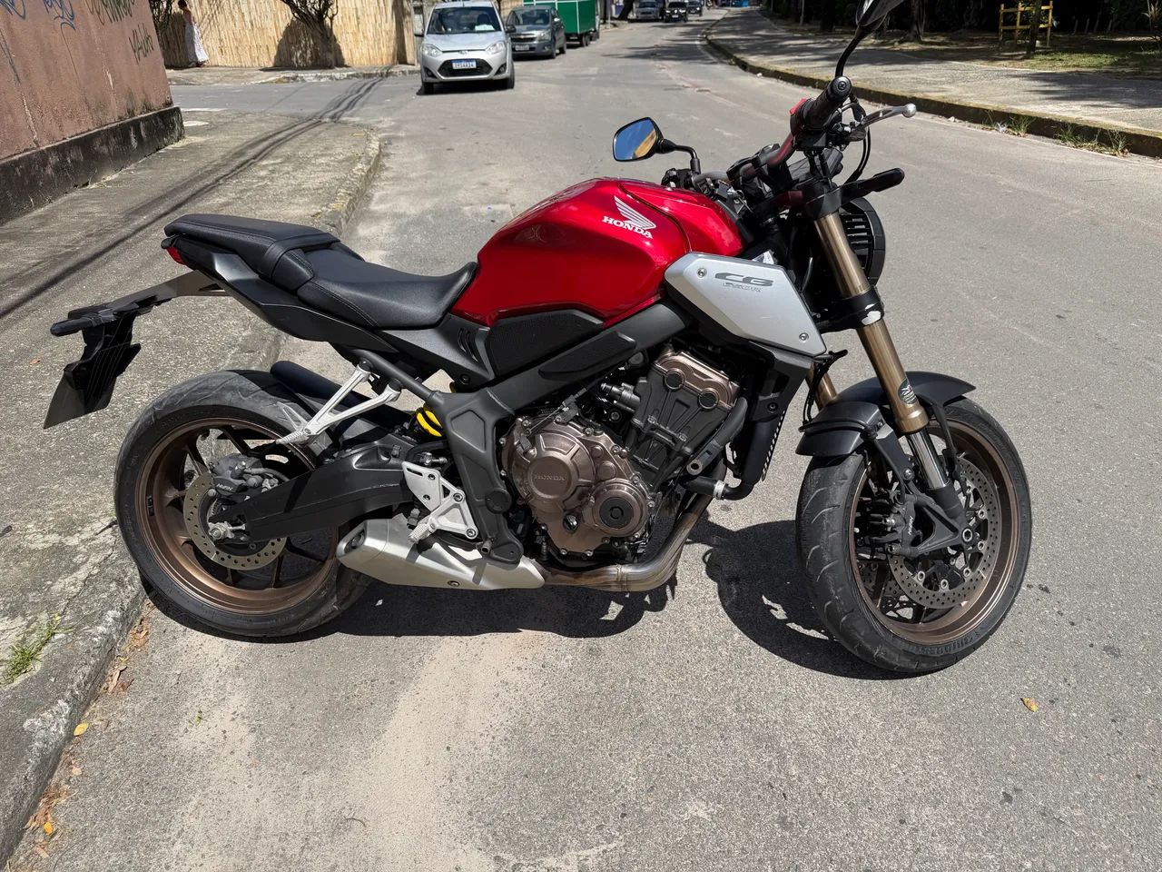 CB 650R 2022