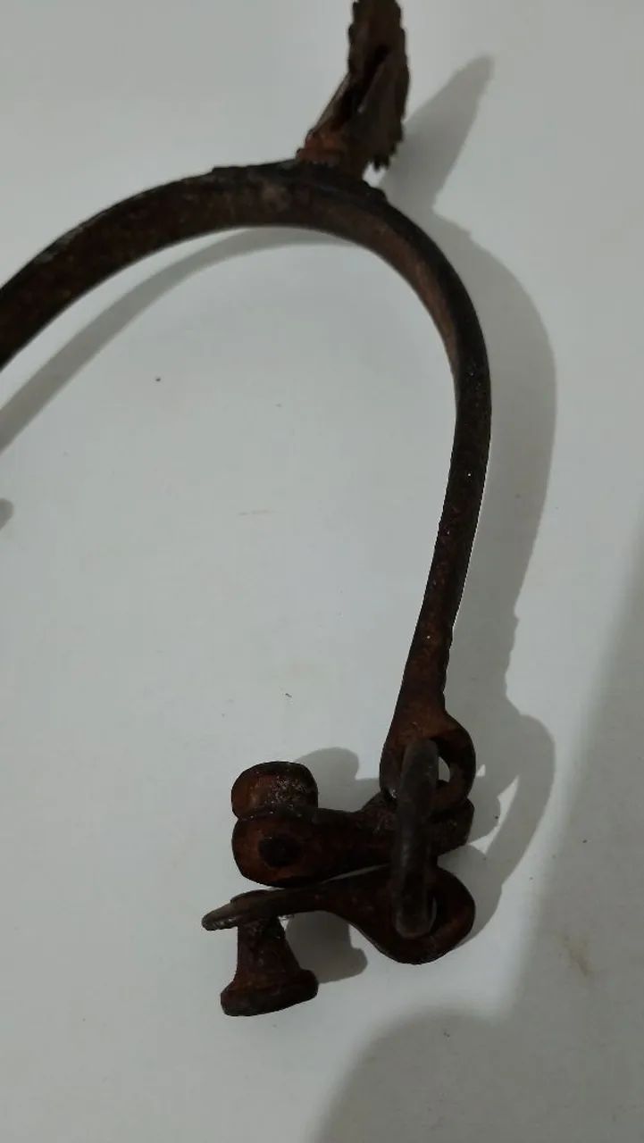 Espora de ferro antiga  - Foto 5