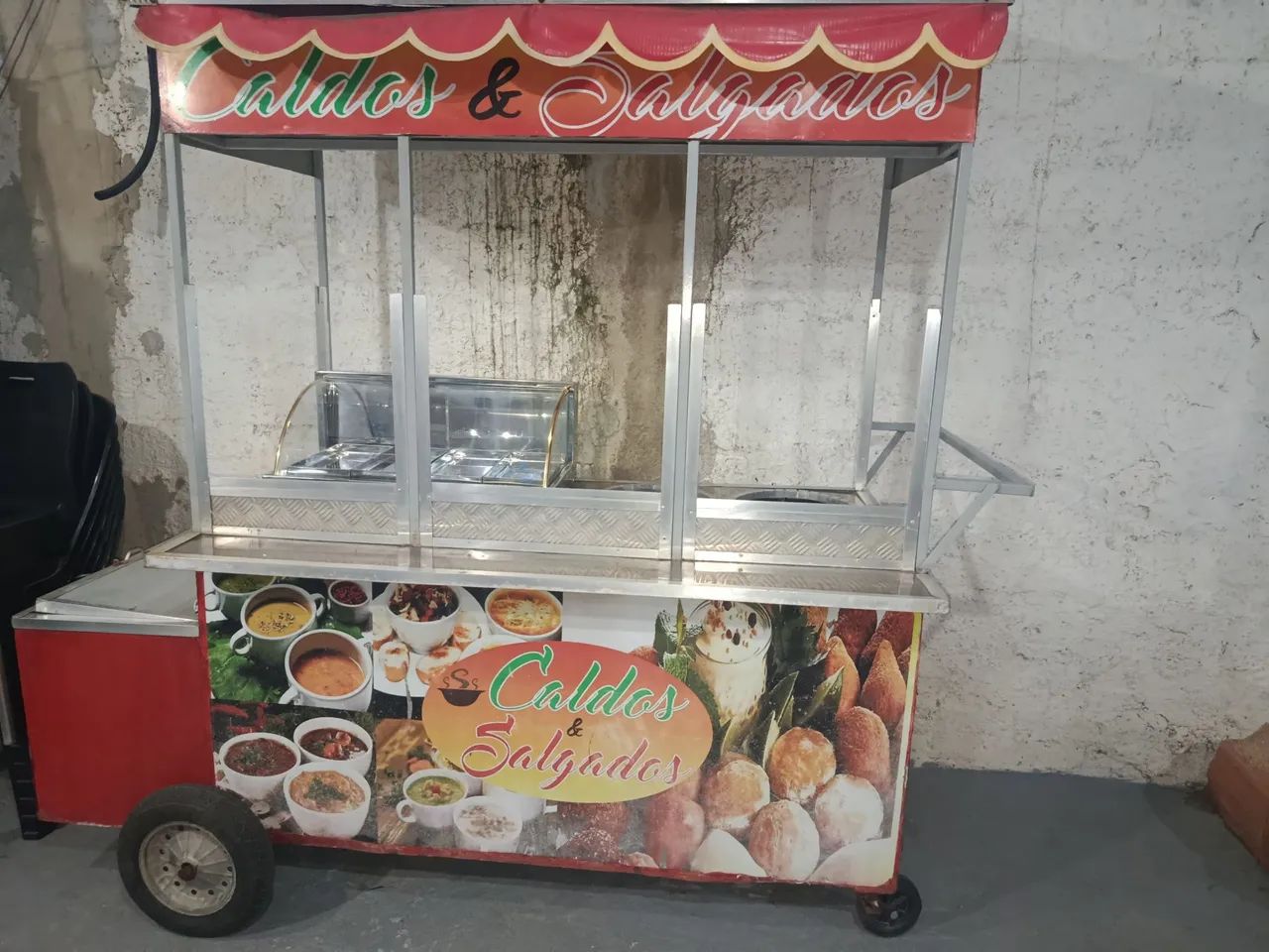 Vendo trailer de caldos e salgados, ideal pra começar a vender salgados 
