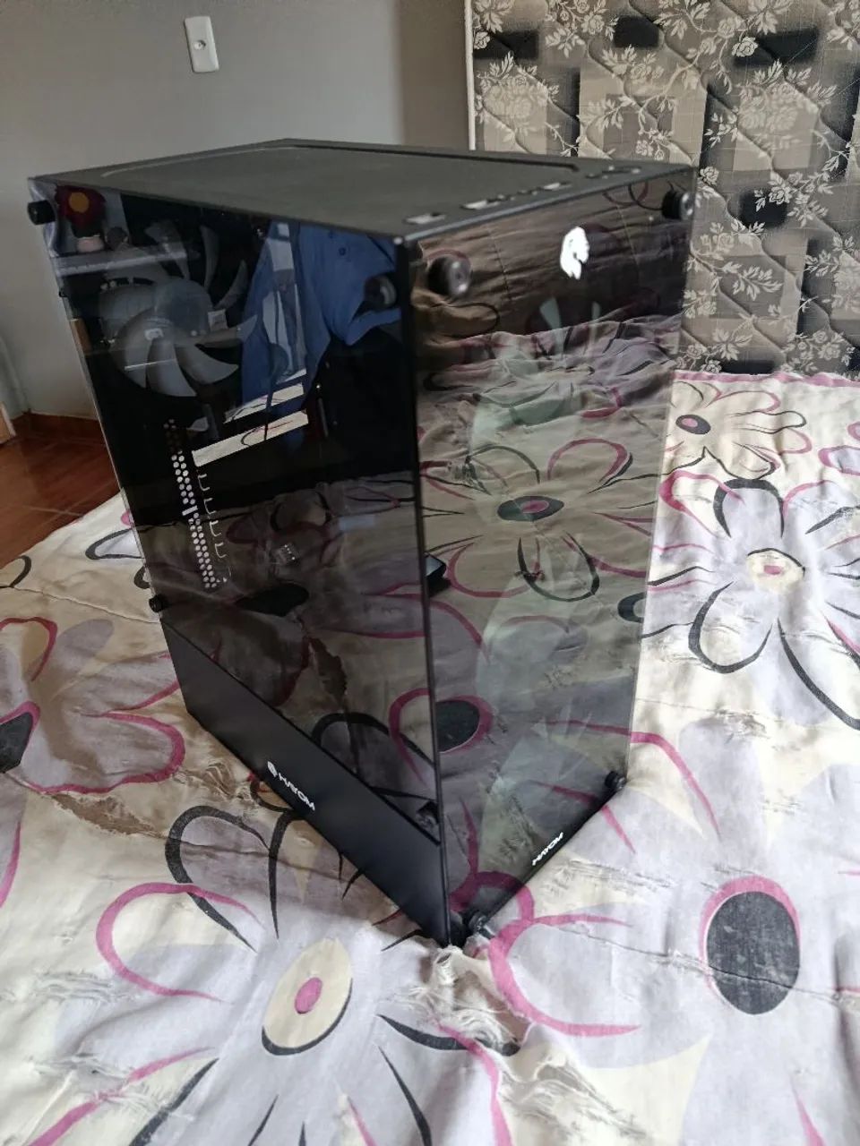 Gabinete gamer com fans 