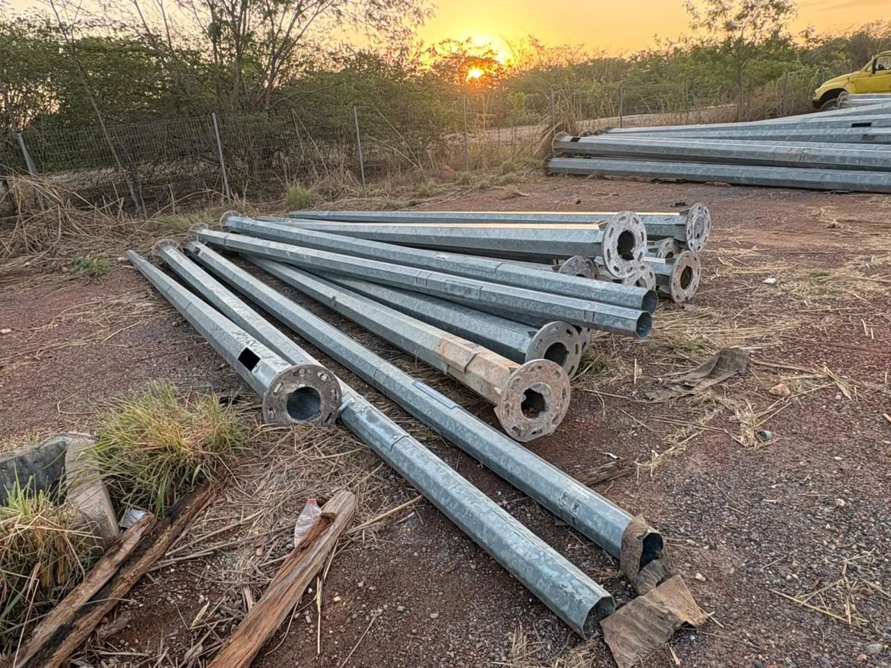 Postes de ferro galvanizado  - Foto 4