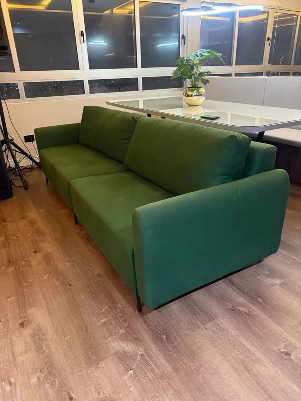 Sofá verde praticamente novo - Foto 2