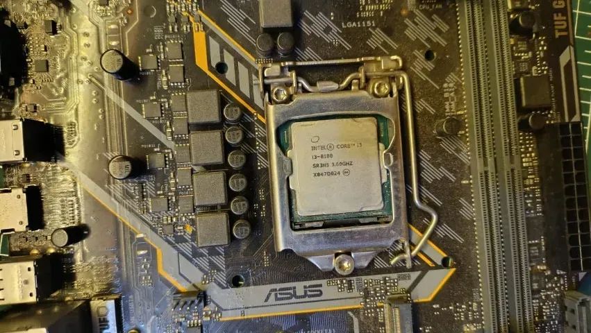 Kit Placa mãe Asus + I3-8100
