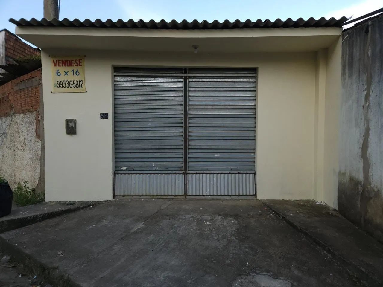 Ponto comercial 6x16 no bairro Santos Dumont, Aceito troca.