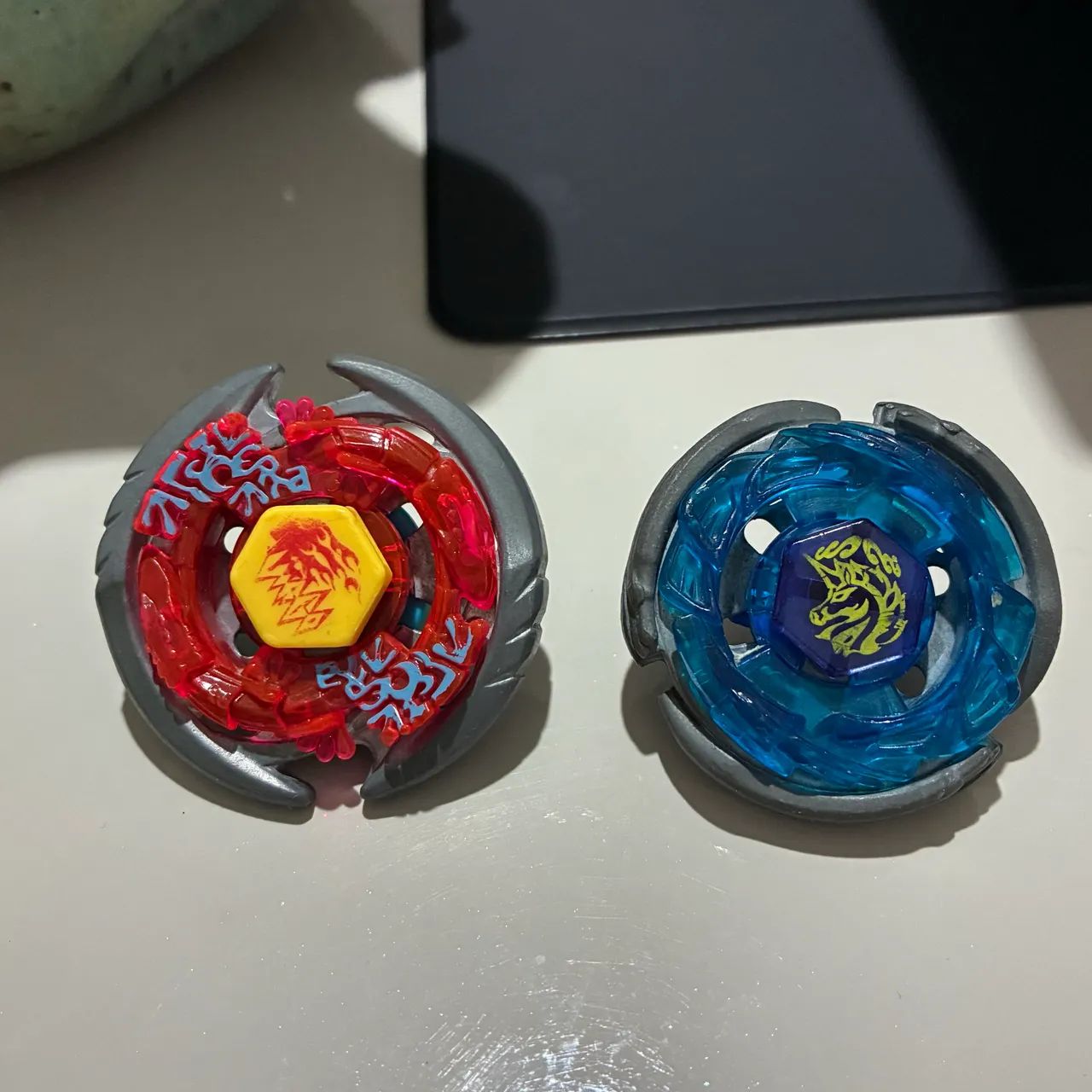 Lote Beyblade Metal Fusion  - Foto 2