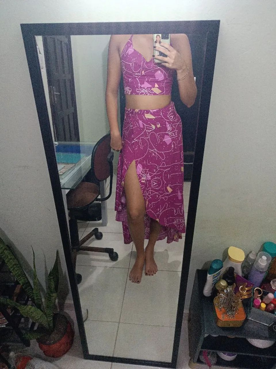 Conjunto com saia e cropped 