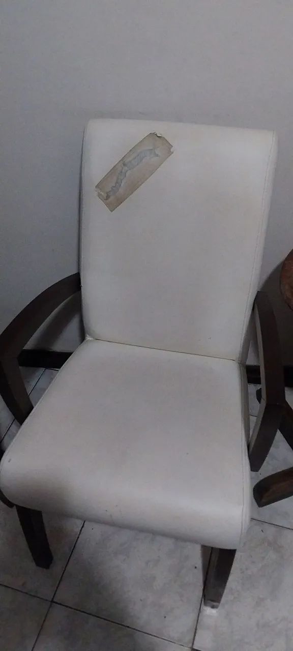 Poltronas em madeira maciça 2und.