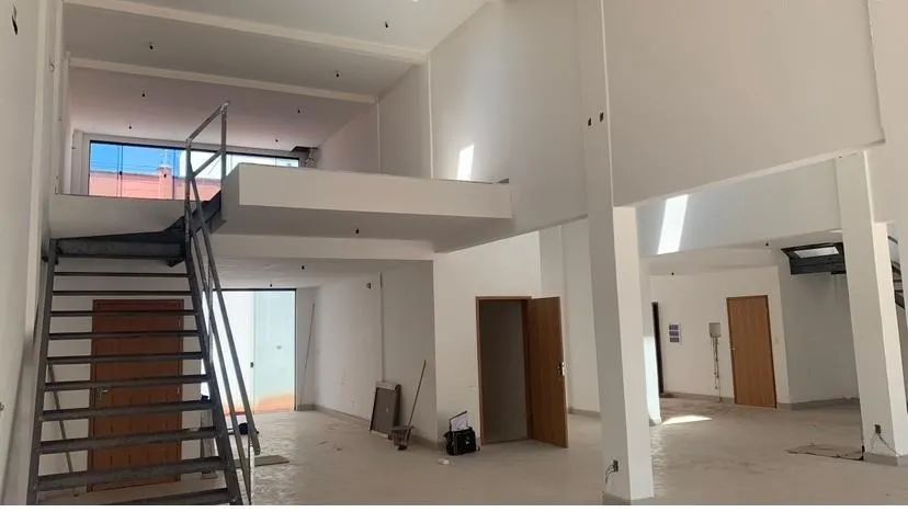 Prédio Comercial Inteiro ou Lojas Separadas no Alphaville Rio Costa do Sol - Alta Expa - Foto 4