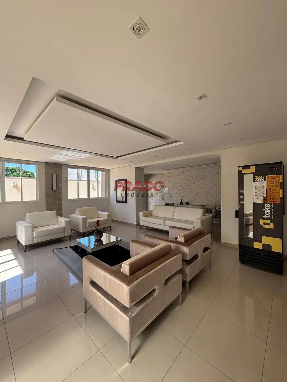 Apartamento para alugar em Maringá, Zona 07, com 2 quartos, com 55 m², ROUGET VILLAGE - Foto 2