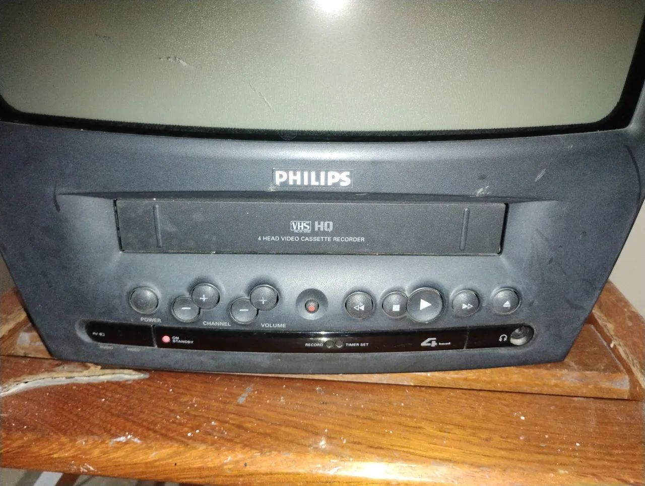TV Tubo com Vídeo Cassete Philips 14 Polegadas Modelo PV461/781  - Foto 2
