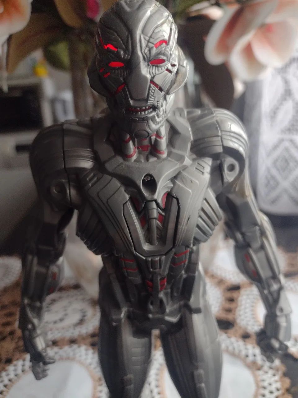  boneco eletrônico Ultron da Marvel  - Foto 4