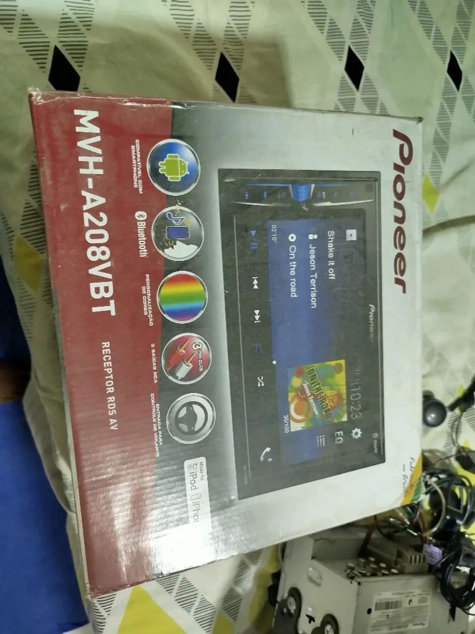 Central Pioneer modelo mvh-A208VBT