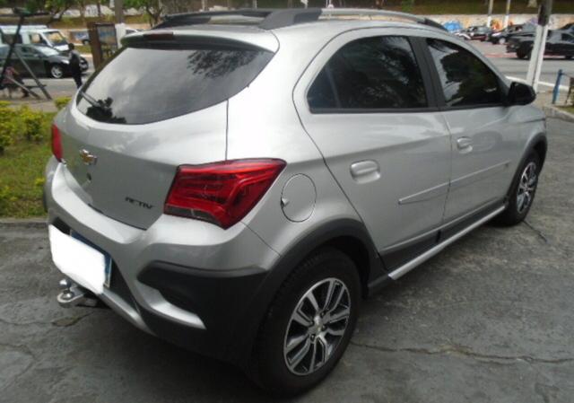 Chevrolet Onix 1.4 Activ Aut. 5p - Foto 4