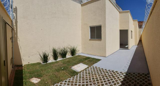 Casa 2 quartos sendo um suite - Res Santa Fe Goiânia