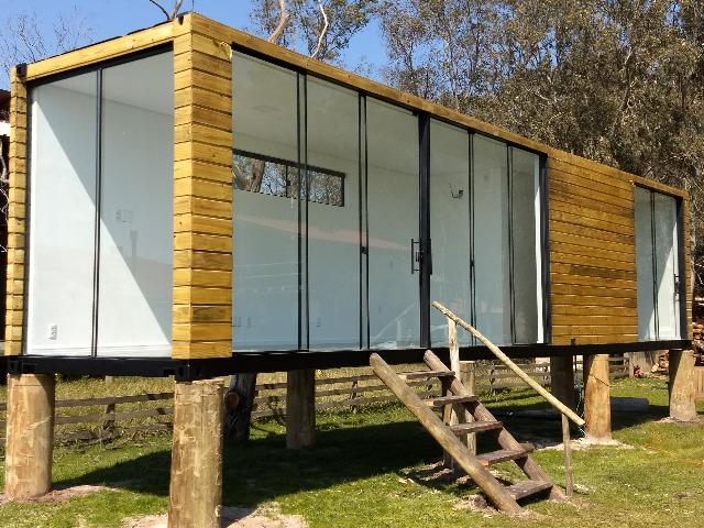 Casa container 30m2 com um quarto revestida em madeira em Chapeco
