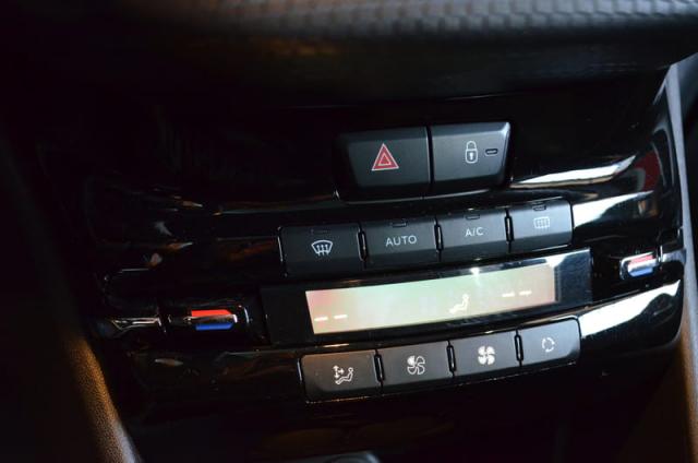 PEUGEOT 208 URBANTECH 1.6 AUT 2018 - Foto 12