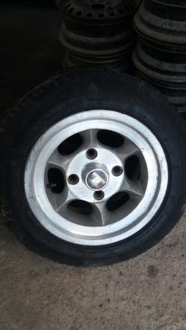 Jogo de rodas de fusca Gaúcha com 4 pneus *