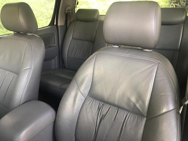 Toyota Hilux CD D4- D 4X4 3.0 TDI diesel automático - Foto 8