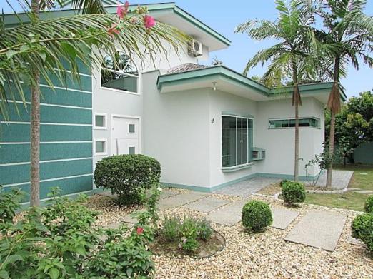 Casa à venda com 3 dormitórios em Saguaçú, Joinville cod:10218