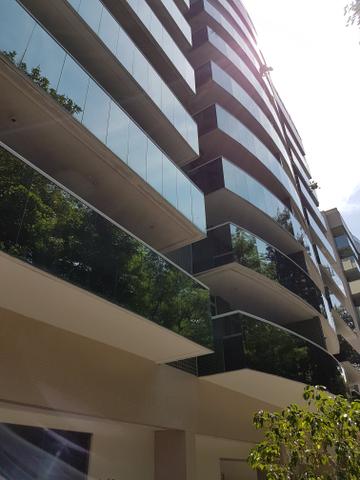 Homem de Melo Alto Luxo 4 Qtos Finamente decorado Varandão 2 vagas Infra Total