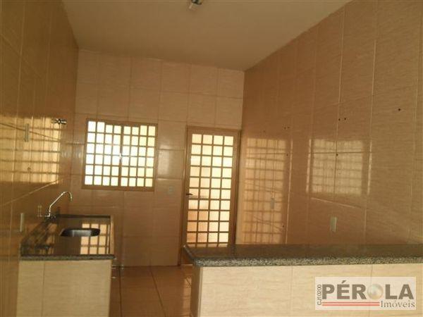 Casa geminada com 2 quartos - Bairro Jardim América em Goiânia - Foto 6