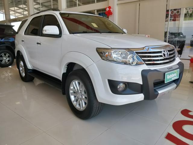 HILUX SW4 2015/2015 2.7 SR 7 LUGARES 4X2 16V FLEX 4P AUTOMATICO - Foto 2