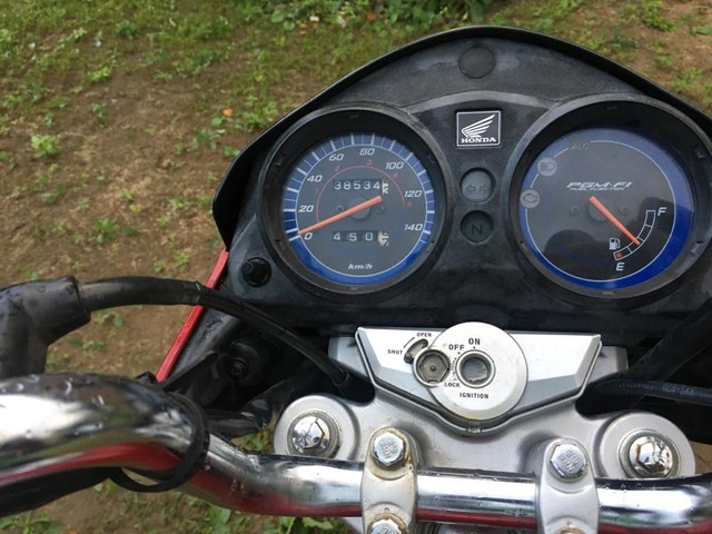 TITAN 150