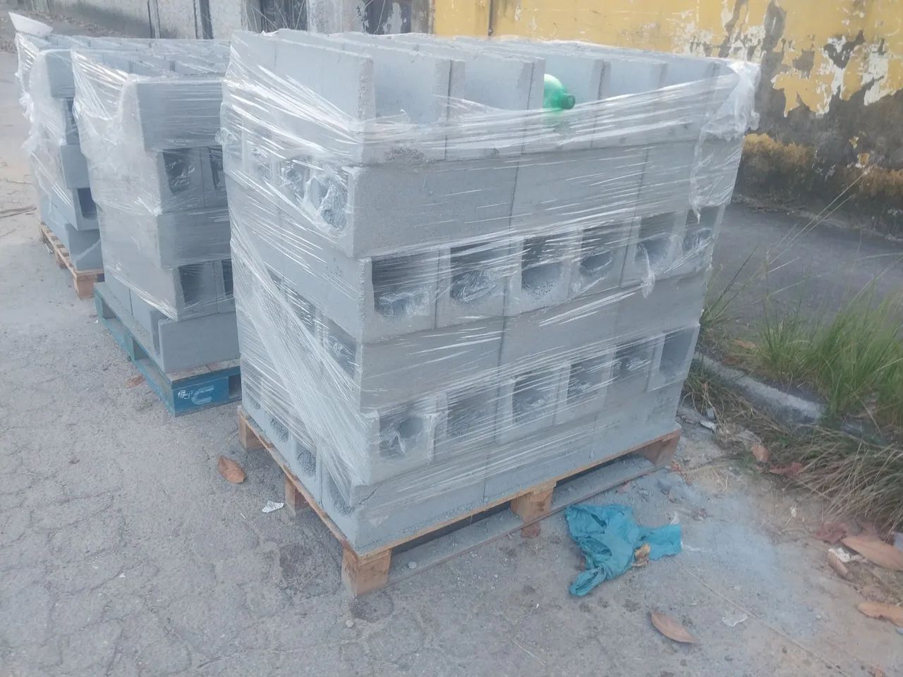 Blocos de Concreto Novos - Prontos para sua Obra