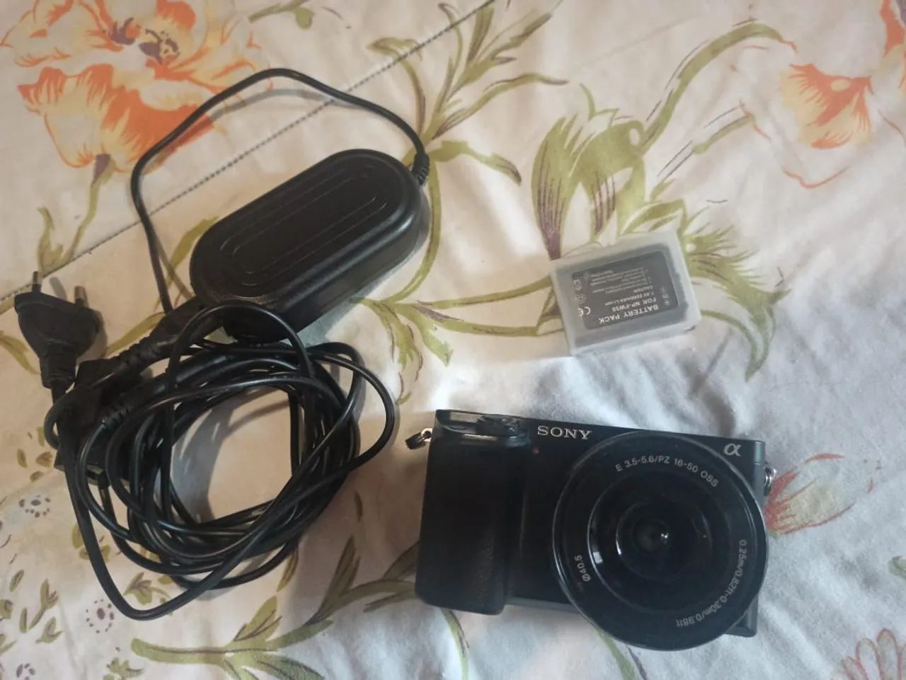 Câmera Sony Alpha 6000 com Lente 16-50mm - Foto 2