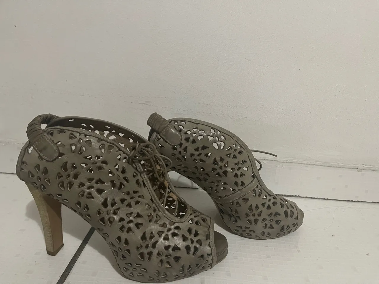 Sapatos de couro legítimo cristofoli