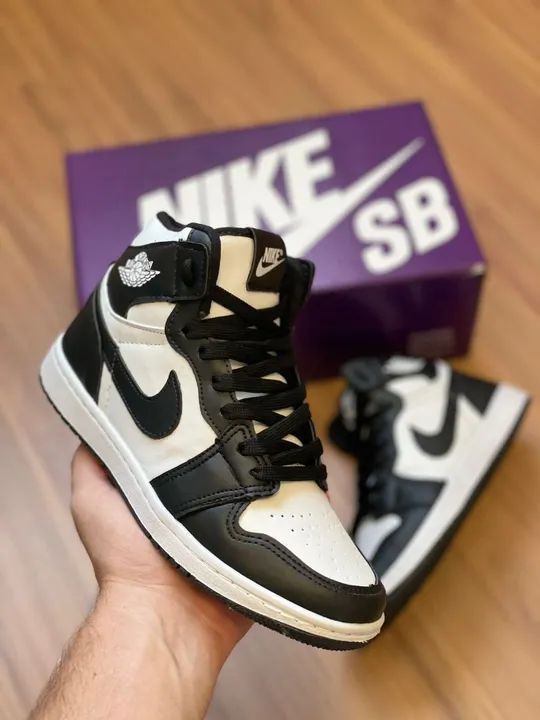 Tênis botinha Jordan SB da Nike 