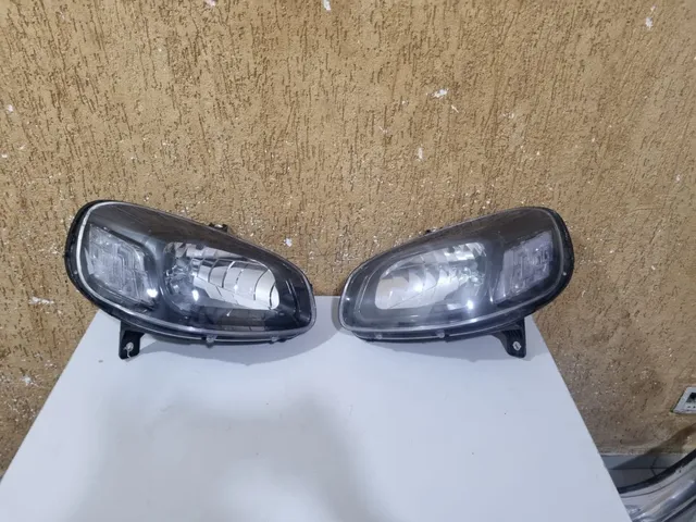 Par de Farol Uno 15/21 Fiorino 21/13 NOVO