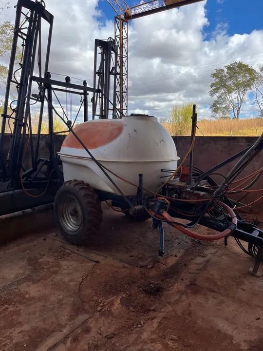 Pulverizador JACTO 2000 litros - Foto 3