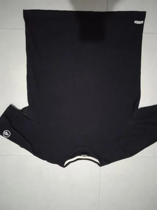 02 Camisetas - Levis / Volcom - Foto 4