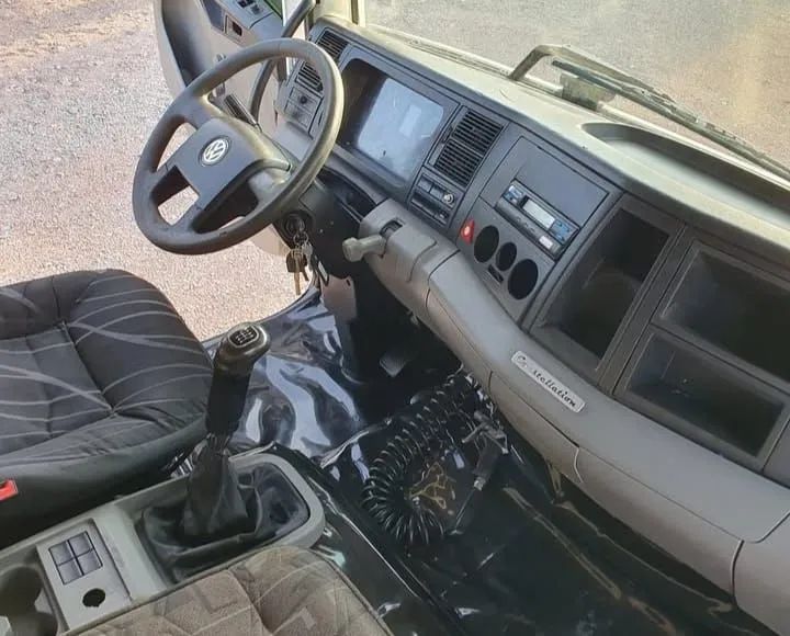 Vw 24.250 carroceria munk 6x2 ano 2011 - Foto 8