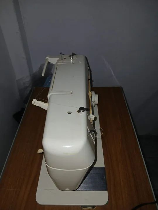 Máquina de Costura Singer - Foto 5