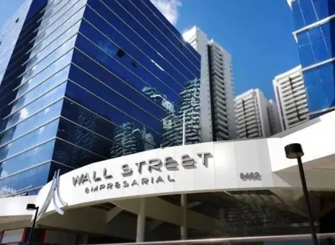 Sala comercial para locação com 33m e 01 vaga! R$3.500,00 com as taxas inclusas!