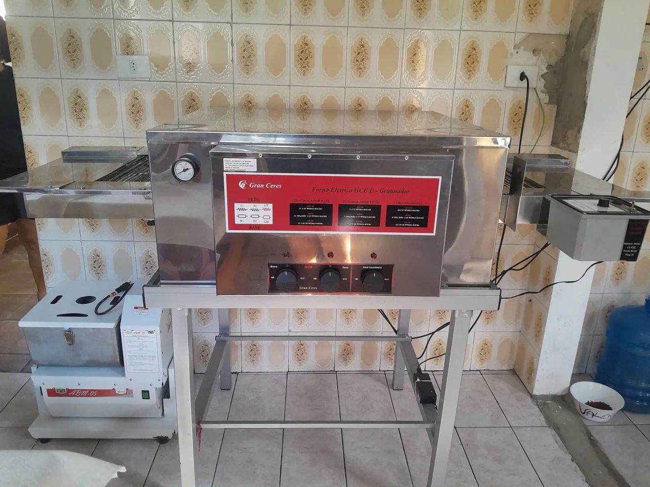 Forno de esteira marca Gran Ceres na garantia. Pouco uso com mesa  - Foto 2