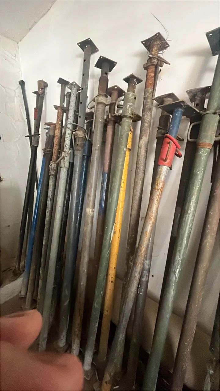 Alugamos escoras 