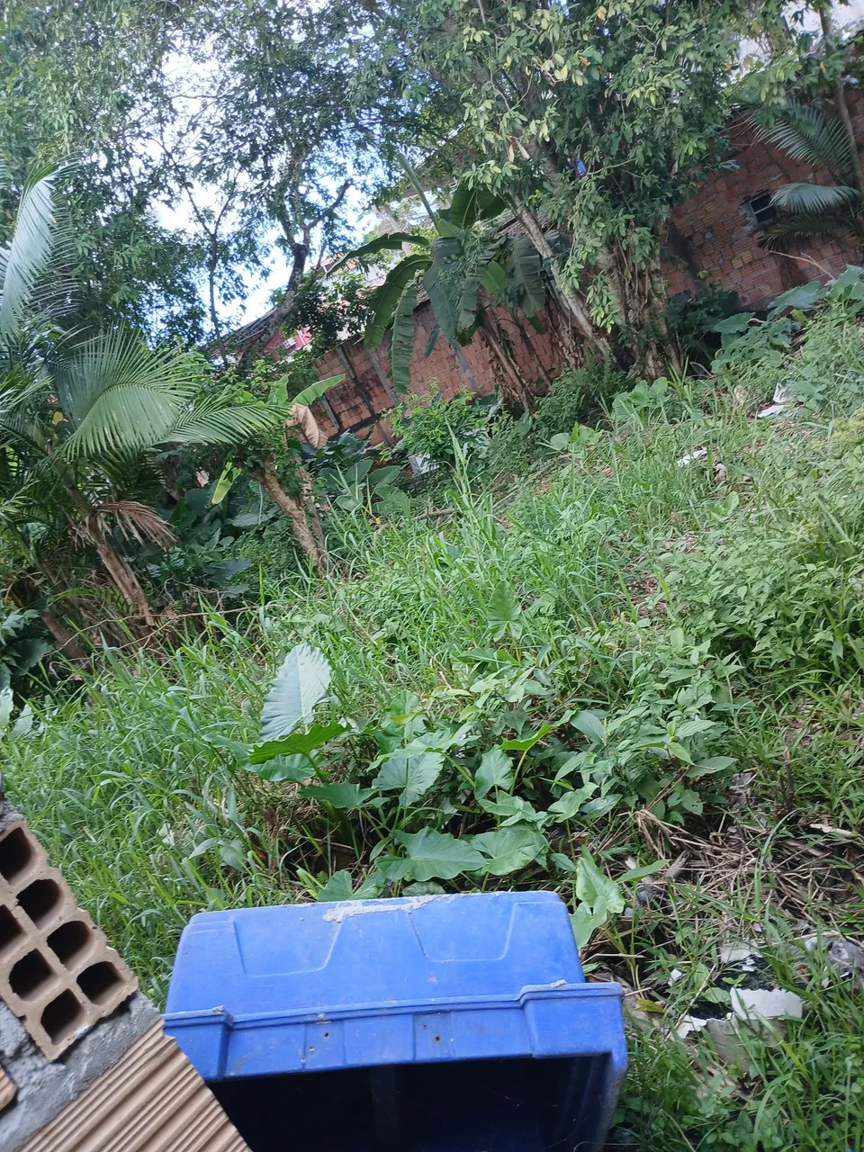 Vende se uma casa