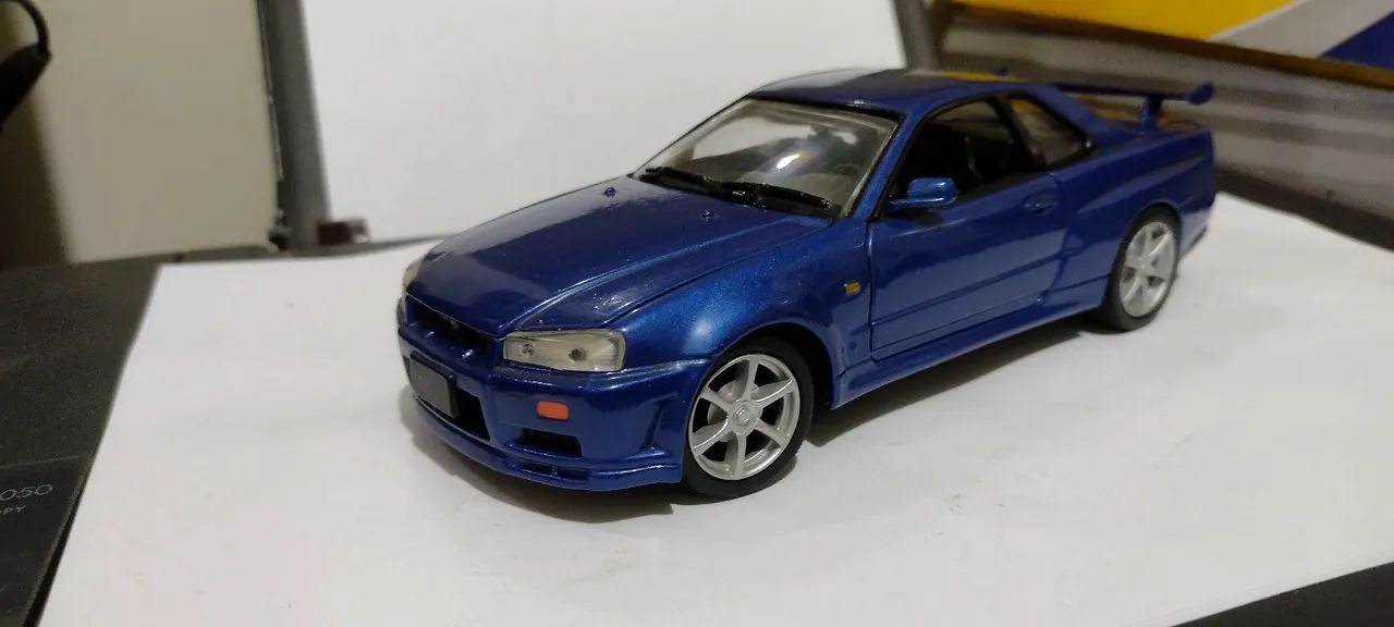 Nissan Skyline GT-R R34 - Miniatura