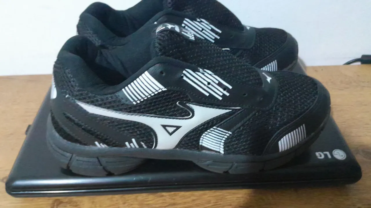 Tênis Mizuno Preto