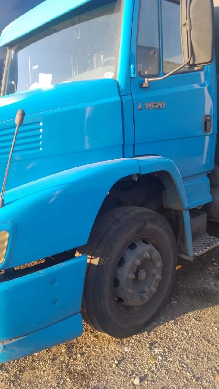 Mercedes-Benz L 1620 - 2004 - Motor Novo - Baú Sider 11 m - Pronto para Rodar - Foto 5