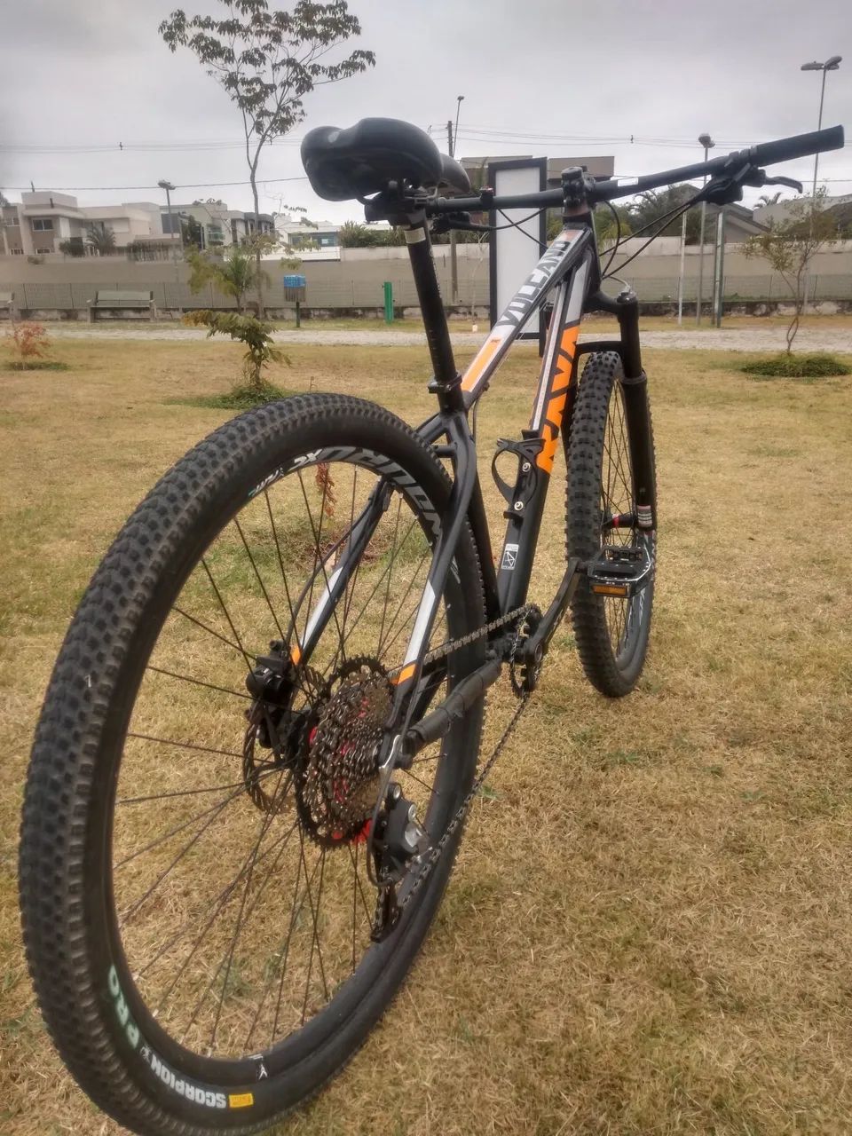 Bicicleta MTB Rava Vulcano 29" - Foto 2