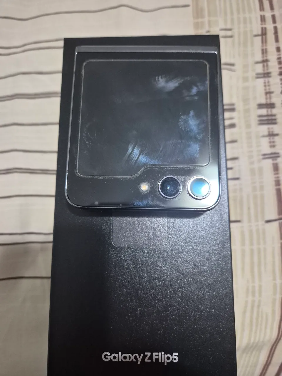 Samsung z flip 5 com defeito