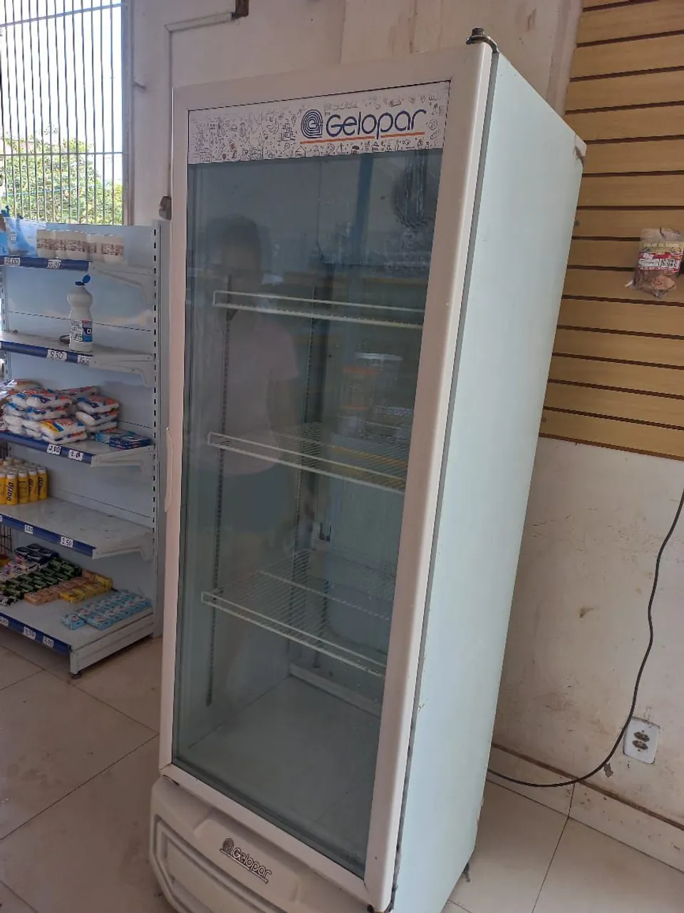 Geladeira Expositora Gelopar em Ótimo Estado