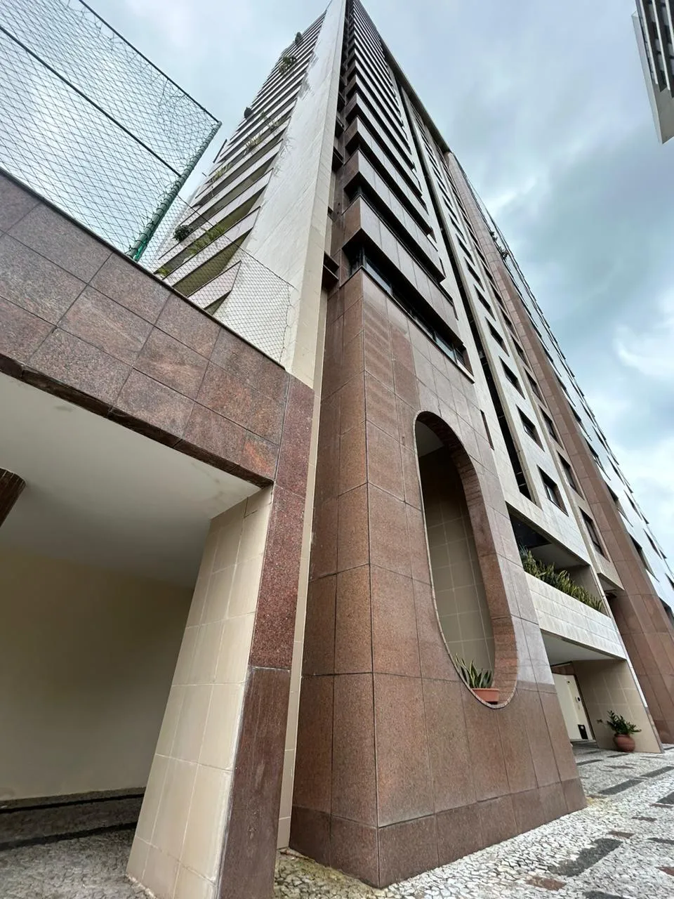 APARTAMENTO PARA ALUGUEL EM PIEDADE NA BEIRA MAR APTO NA COBERTURA POSSUI 700 METOS COM OS