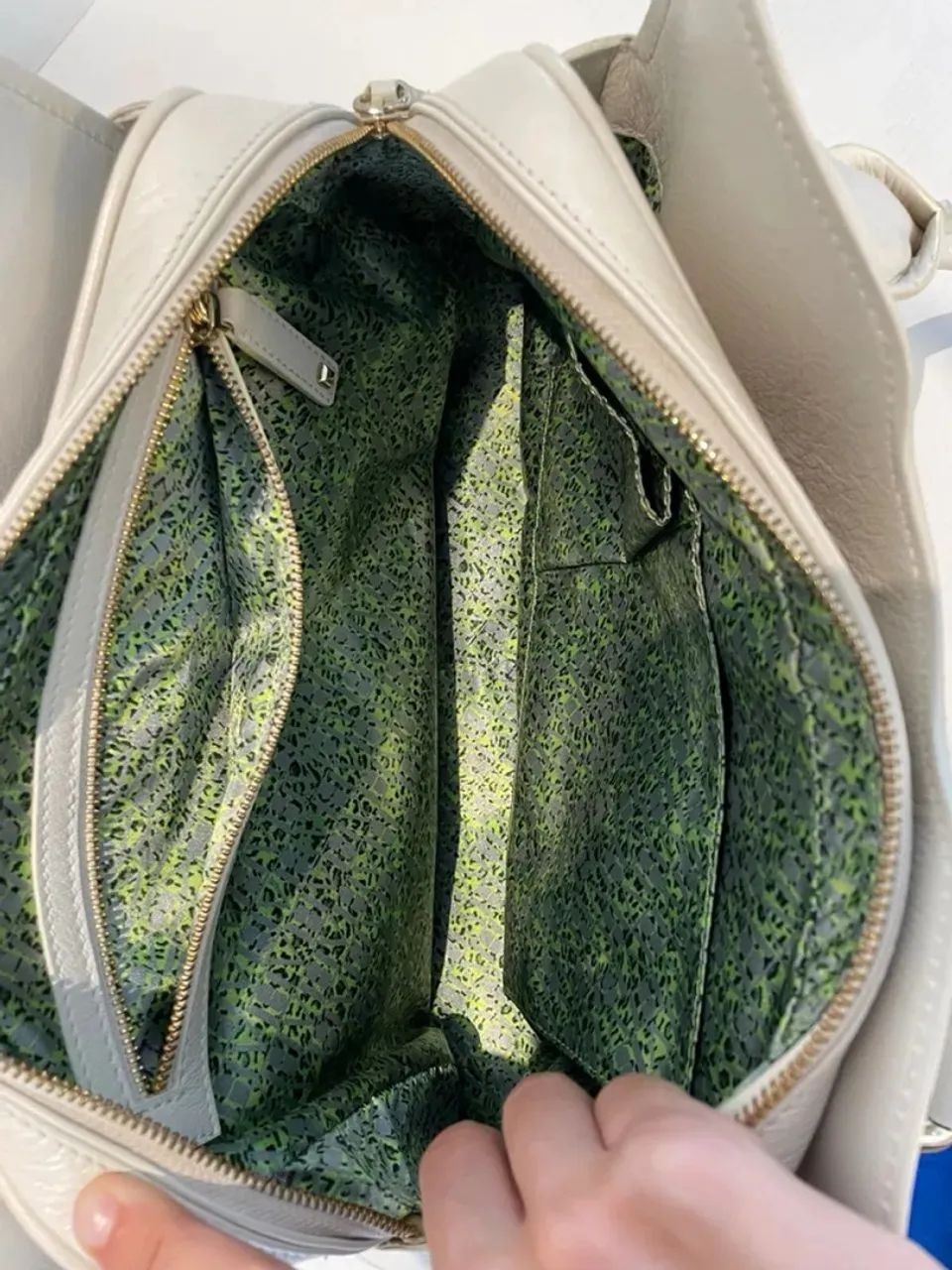 Bolsa Victor Hugo Original Modelo Tommy Cor Gelo - Pouco Uso - Foto 6