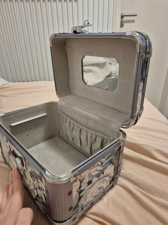 Maleta de Maquiagem com Espelho