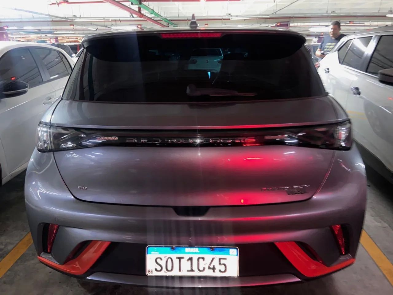 Portela locadora BYD Dolphin EV (eltétrico) 2025